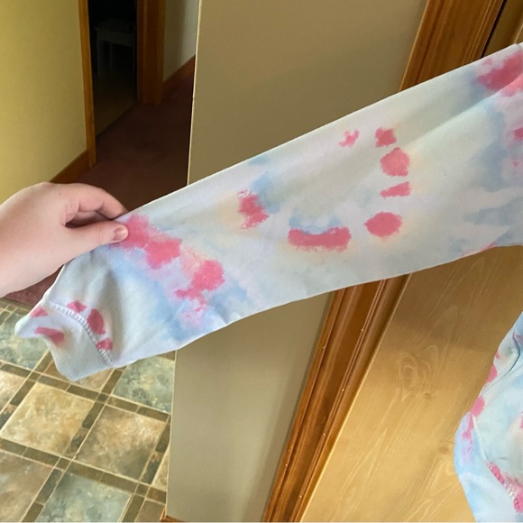 Rae Dunn • ‘XOXO’ Rainbow Tie Dye Crewneck Sweater - Picture 9 of 12